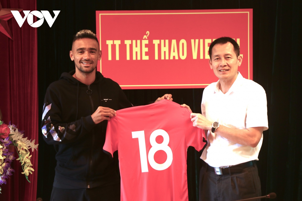 Quyết tâm bảo vệ ngôi vương V-League, Viettel FC chiêu mộ "trọng pháo" người Brazil